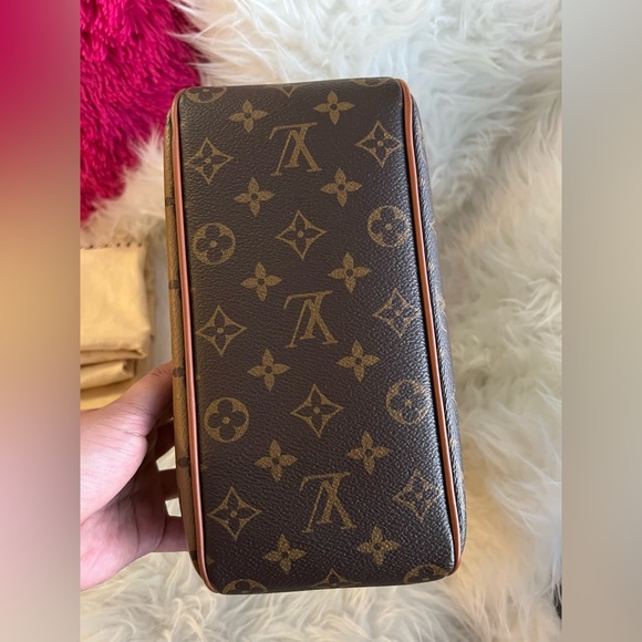 ❣️❣️❣️SOLD on IG❣️❣️❣️ Dauphine Hobo PM 2 way reverse monogram - Picture 5 of 10